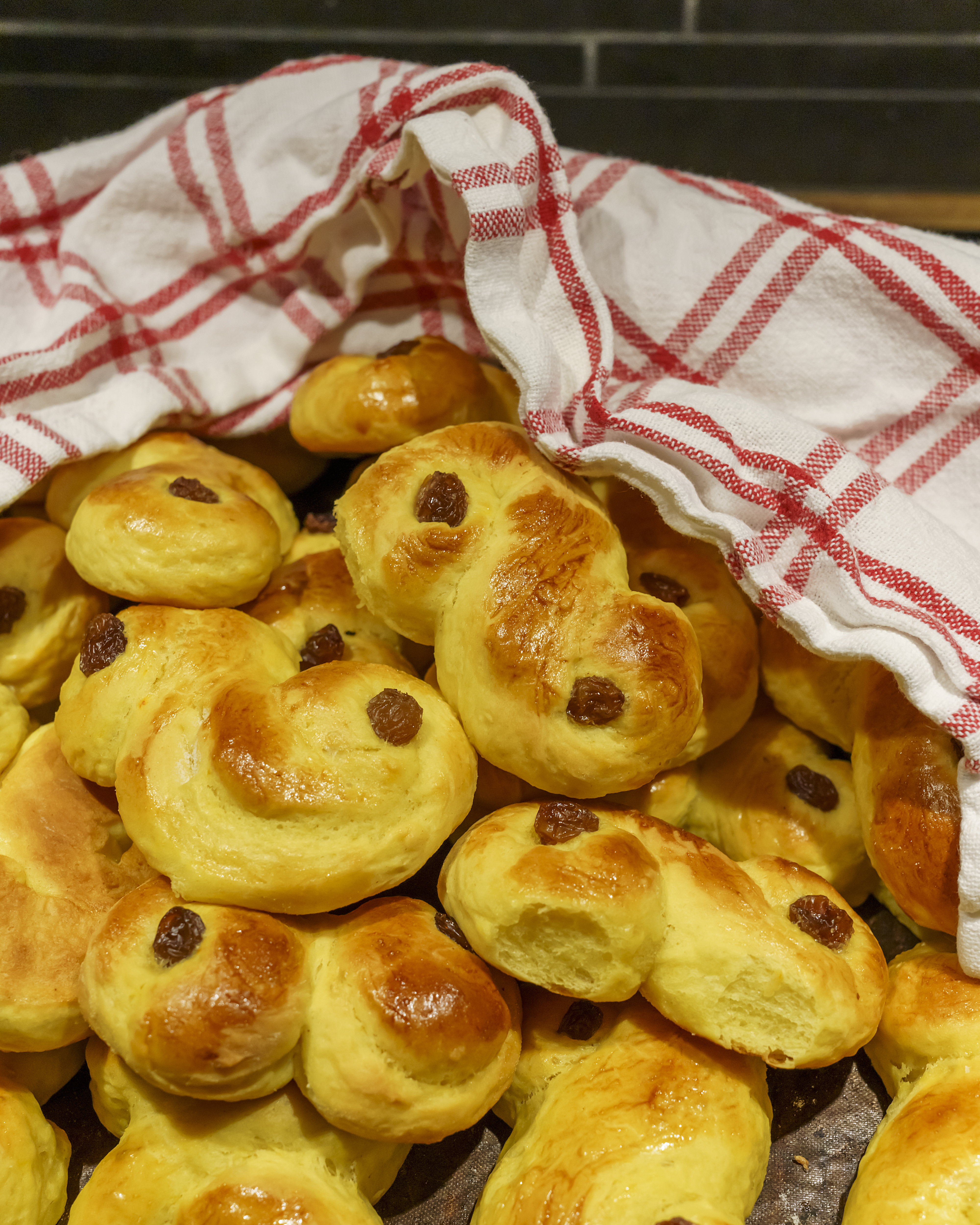 mjölkfria lussebullar nygräddade