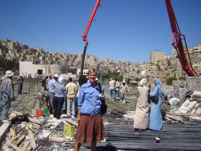 en kopp kaffe pa utbyggnaden av Ammans stadshus