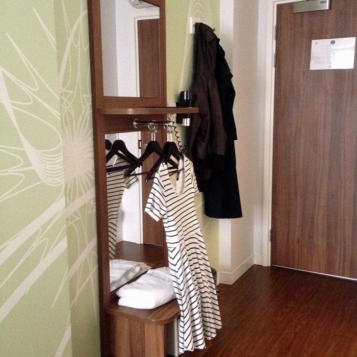 Tune Hotels London Paddington room