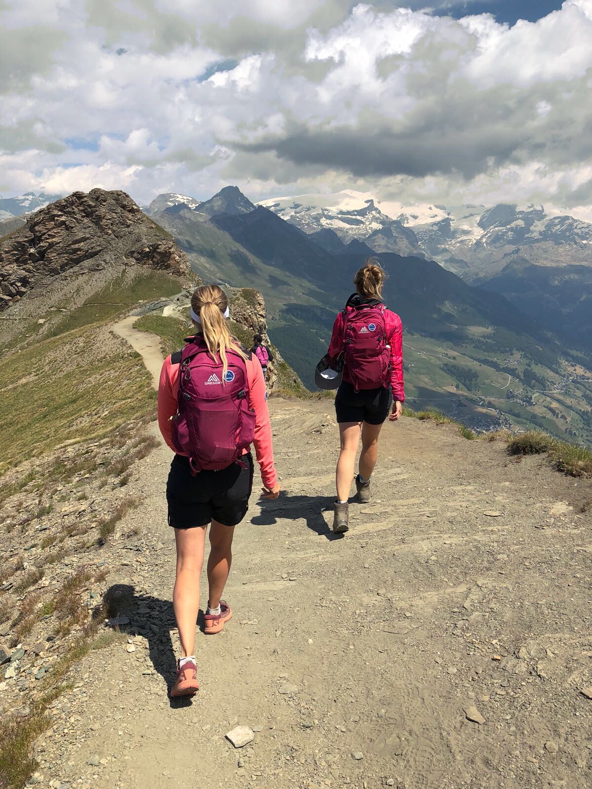 3b94a352-2e78-4f23-b77c-1662d3b5633d